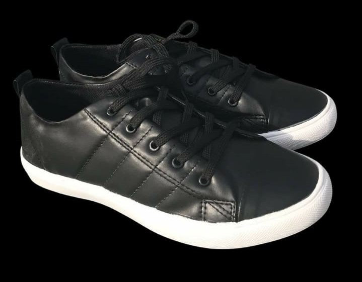 BLACK SNEAKERS