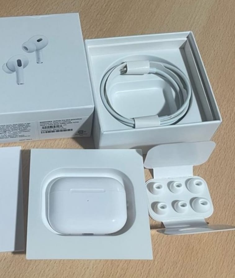 SERIES9 SMARTWATCH +AIRPODS PRO  (COMBO)
