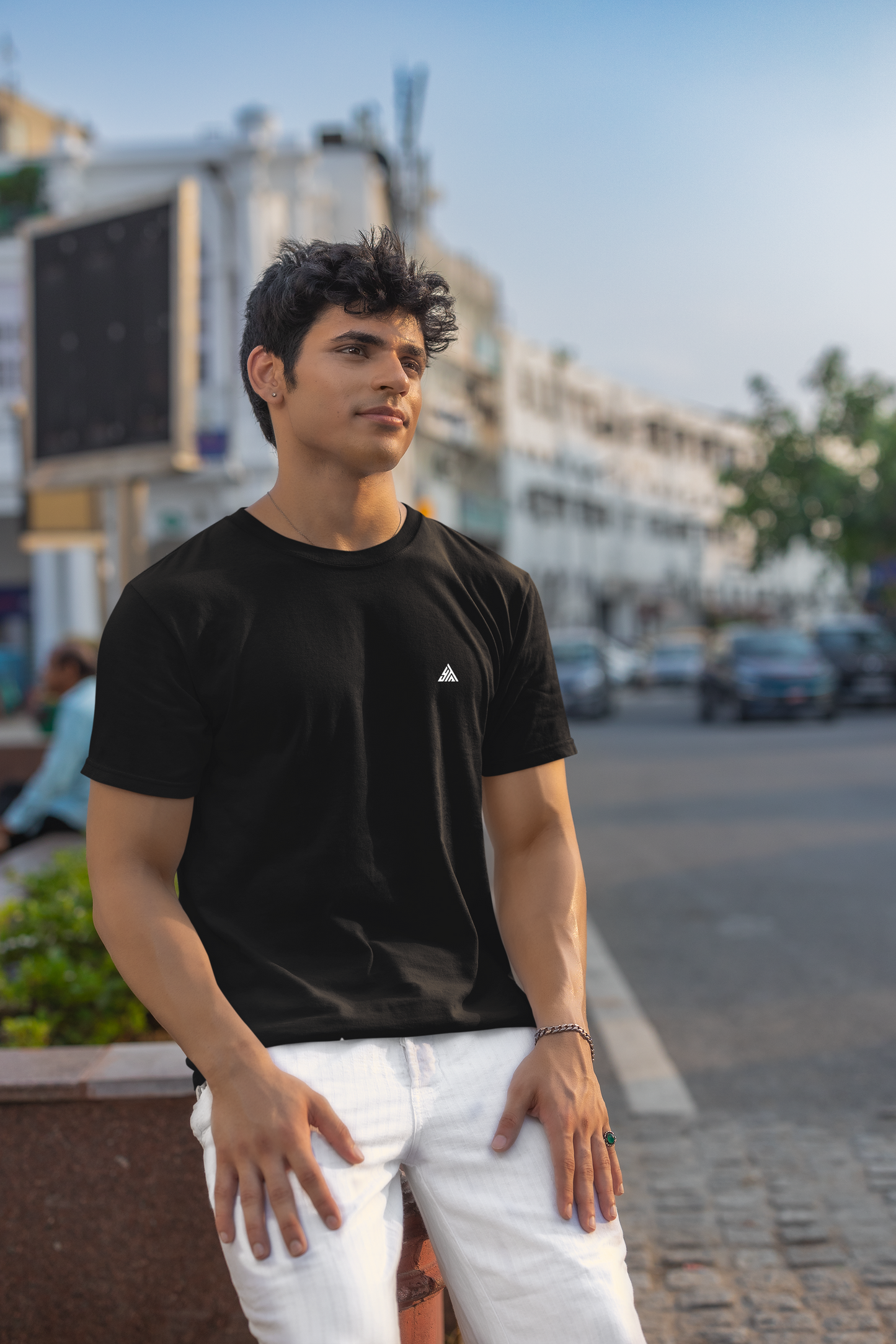 BLACK ROUND NECK  REGULAR FIT UNISEX T-SHIRT